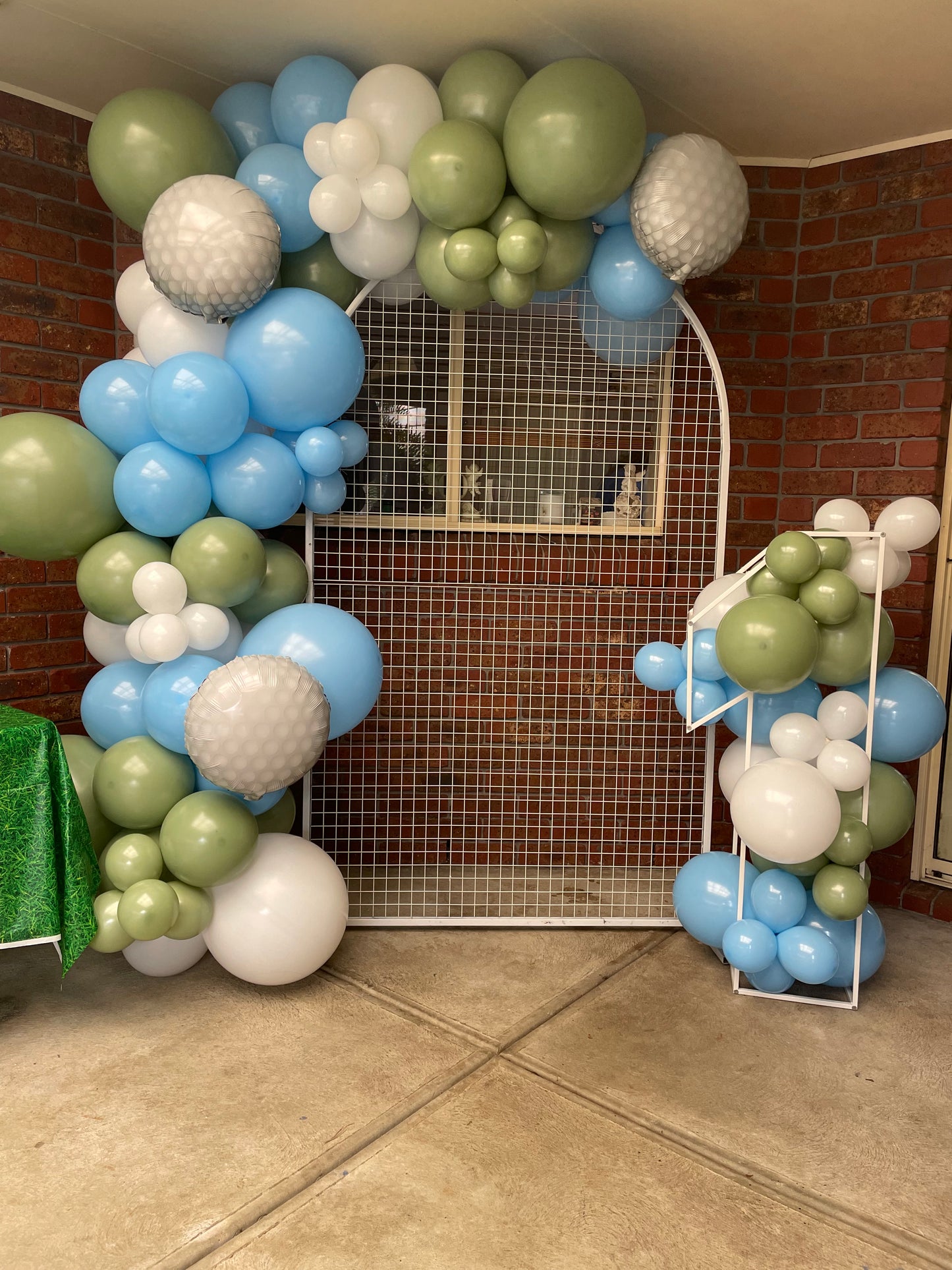 Golfer Balloon Garland