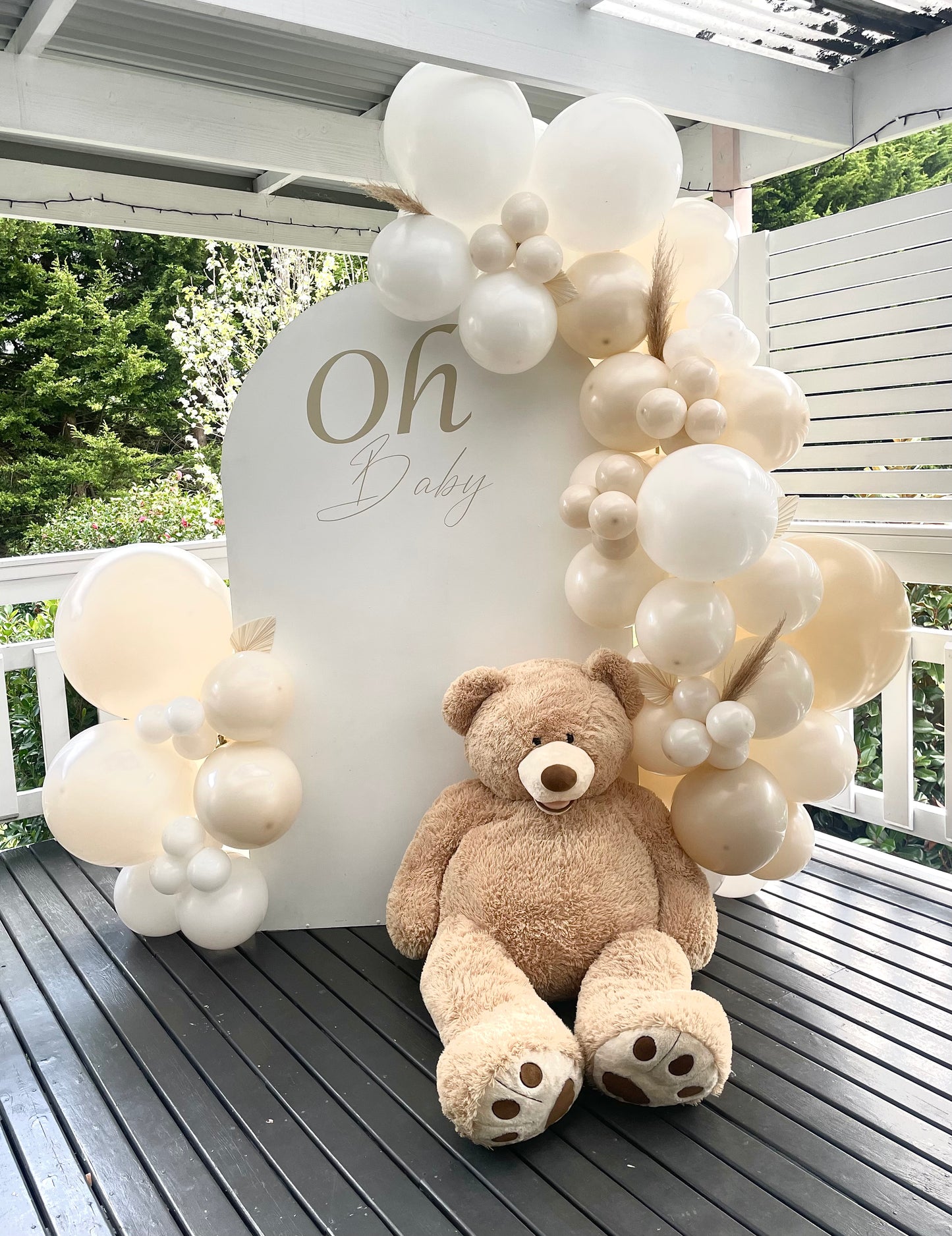 Teddy Bear Balloon Garland